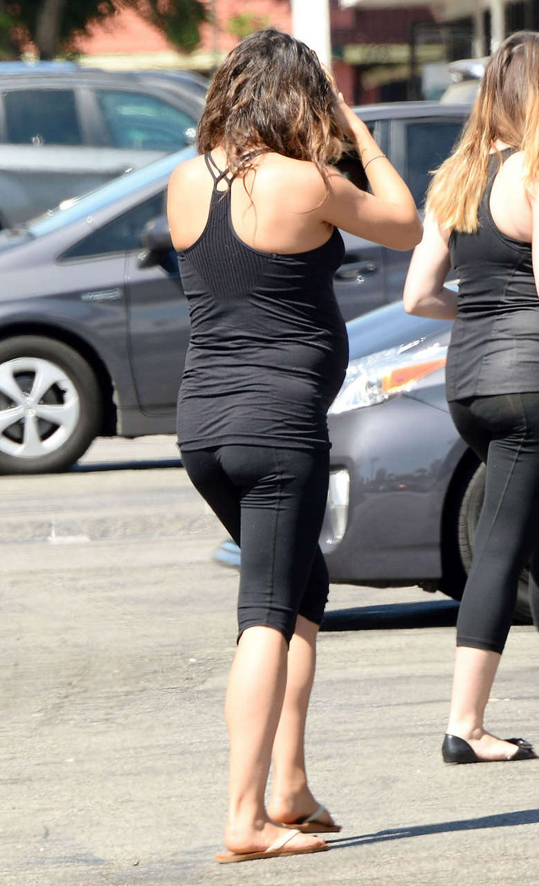 Pregnant Mila Kunis Tights Out About Los Angeles