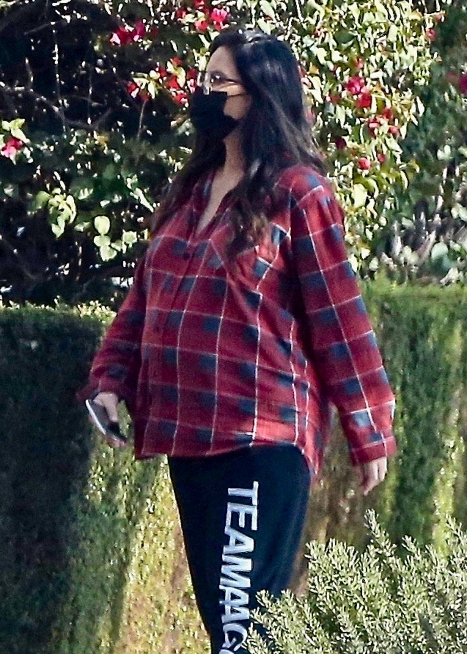 Pregnant Olivia Munn Out Los Angeles