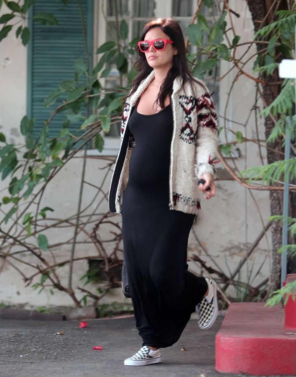 Pregnant Rachel Bilson Out About Sherman Oaks