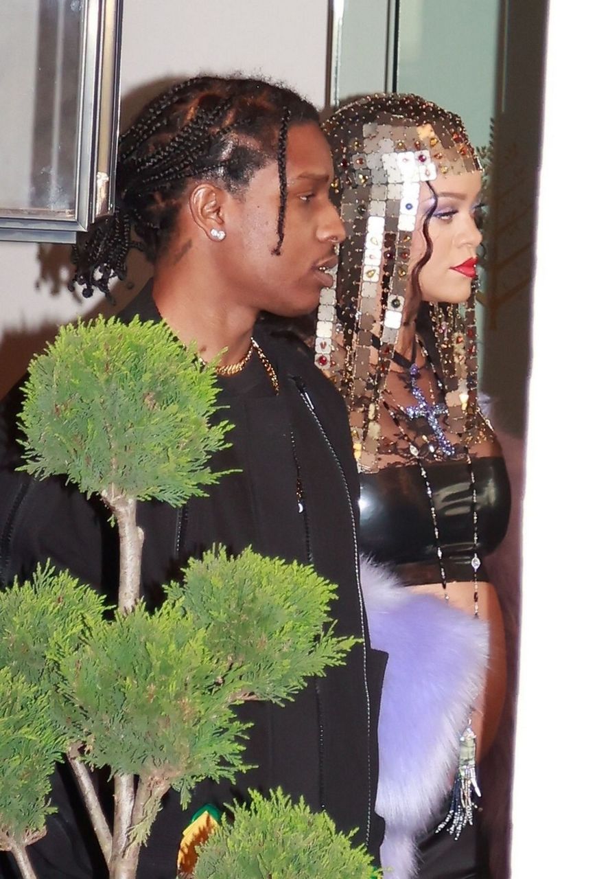Pregnant Rihanna And Asap Rocky Leaves Their Hotel Milan