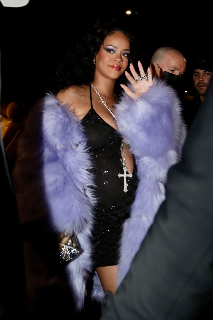 Pregnant Rihanna Leaves Her Hotel Milan