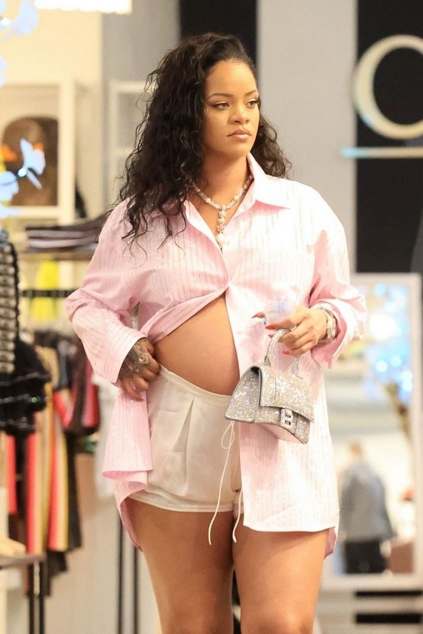 Pregnant Rihanna Shopping For Baby Clothes Couture Kids West Hollywood