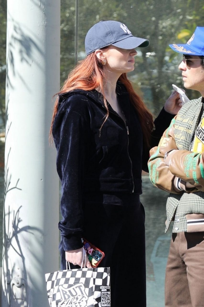 Pregnant Sophie Turner And Joe Jonas Out West Hollywood