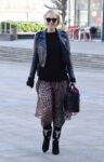 Pregnant Vogue Williams Arrives Steph S Packed Lunch Tv Show Leeds