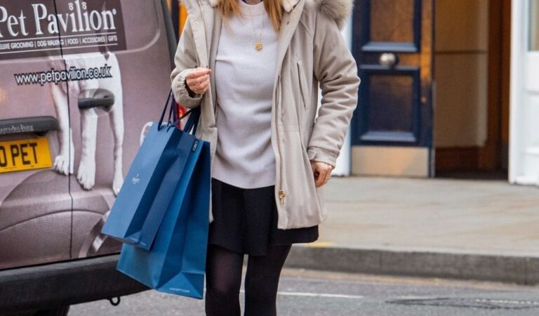 Princess Beatrice Out Shopping Chelsea (7 photos)