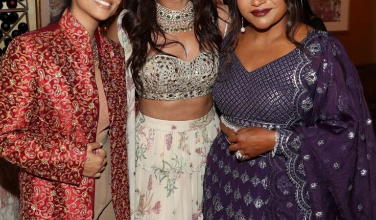 Priyanka Chopra Phenomenal X Live Tinted Diwali Dinner Los Angeles (7 photos)