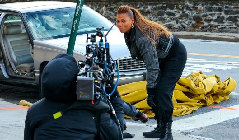 Queen Latifah On The Set Of The Equalizer New York (7 photos)