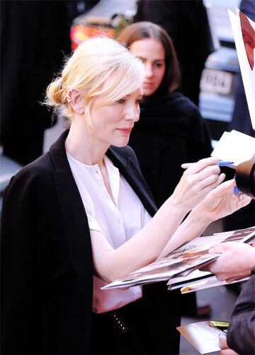 Queencate Cate Blanchett Signing Autographs At