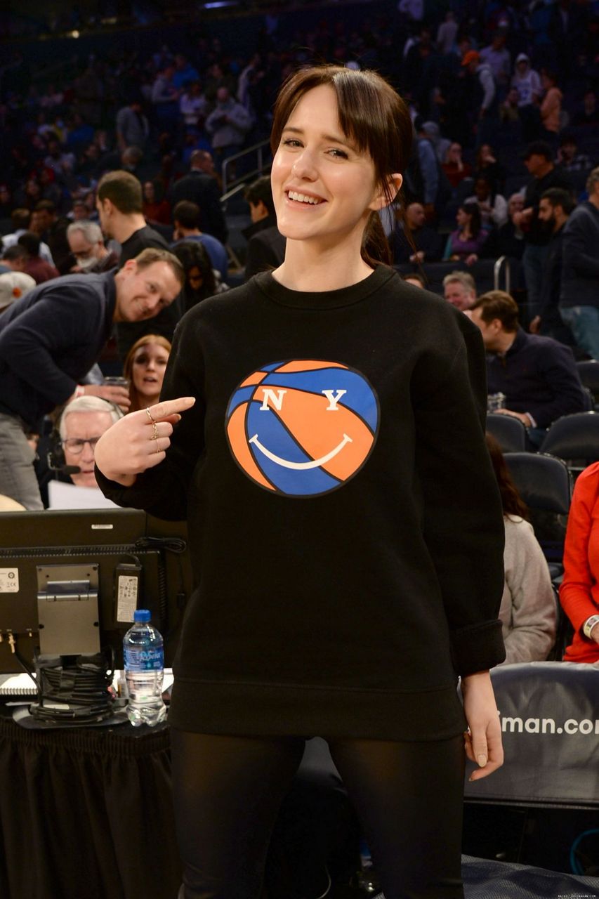 Rachel Brosnahan Knicks Game New York