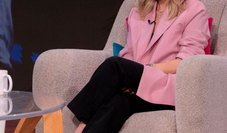 Rachel Stevens Lorraine Talk Show London (7 photos)