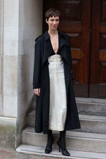 Rebecca Hall Burberry W 2023 Womenswear Collection Presentation London