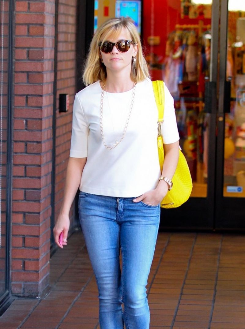 Reese Withersoon Jeans Out Lunch Brentwood