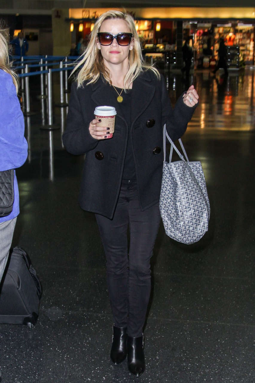 Reese Witherspoon Arrives Jfk Airport New York
