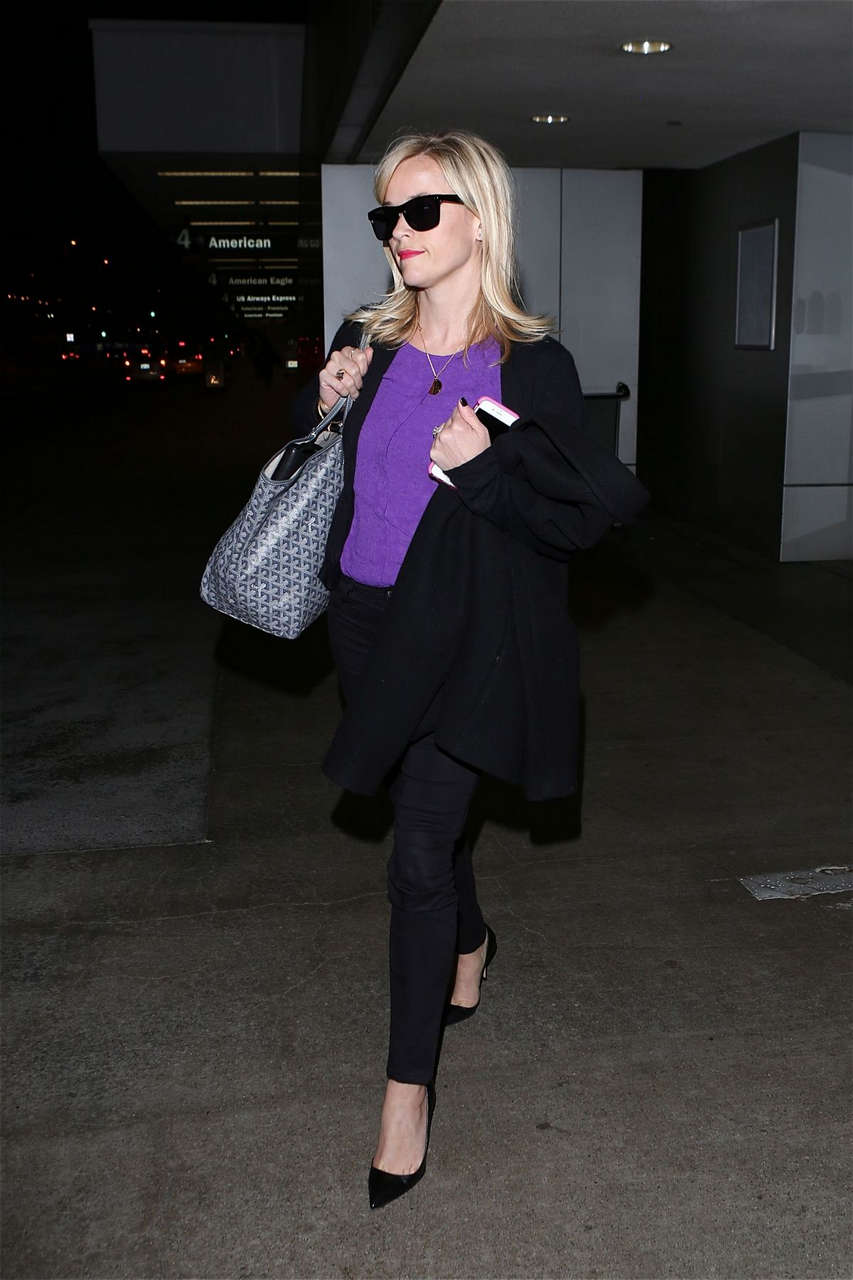Reese Witherspoon Arrives Los Angeles International Airport
