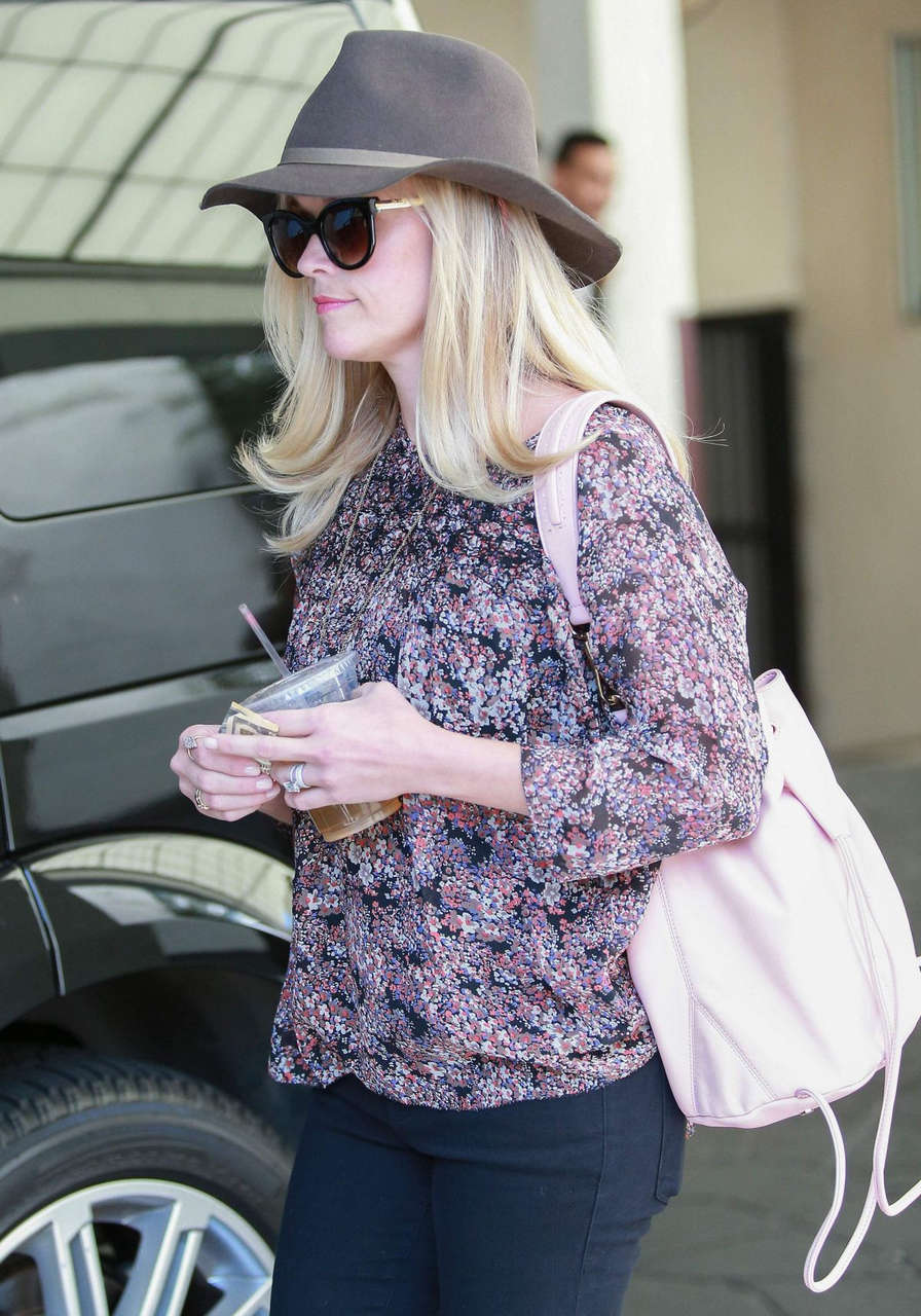 Reese Witherspoon Arrives Rossano Ferretti Hairspa Beverly Hills