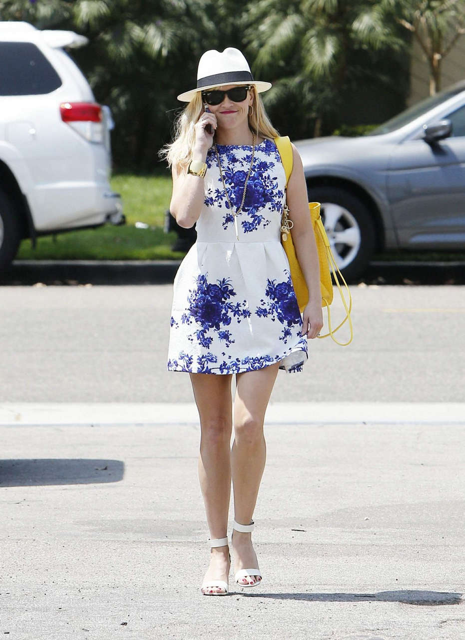 Reese Witherspoon Arrives Salon Los Angeles