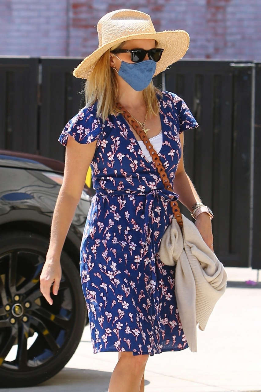 Reese Witherspoon Arrives Spa Brentwood