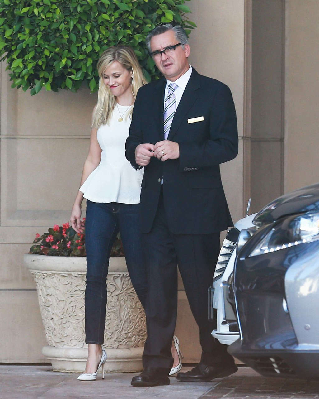 Reese Witherspoon Bouchon Bistro Out Beverly Hills