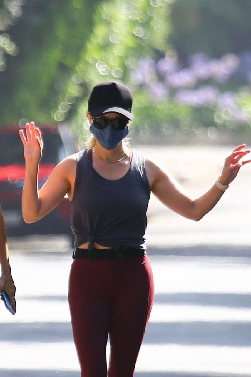 Reese Witherspoon Out Hiking Los Angeles