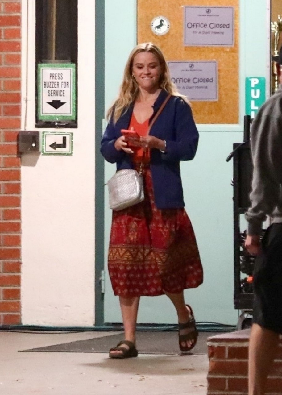 Reese Witherspoon Set Your Place Or Mine Burbank