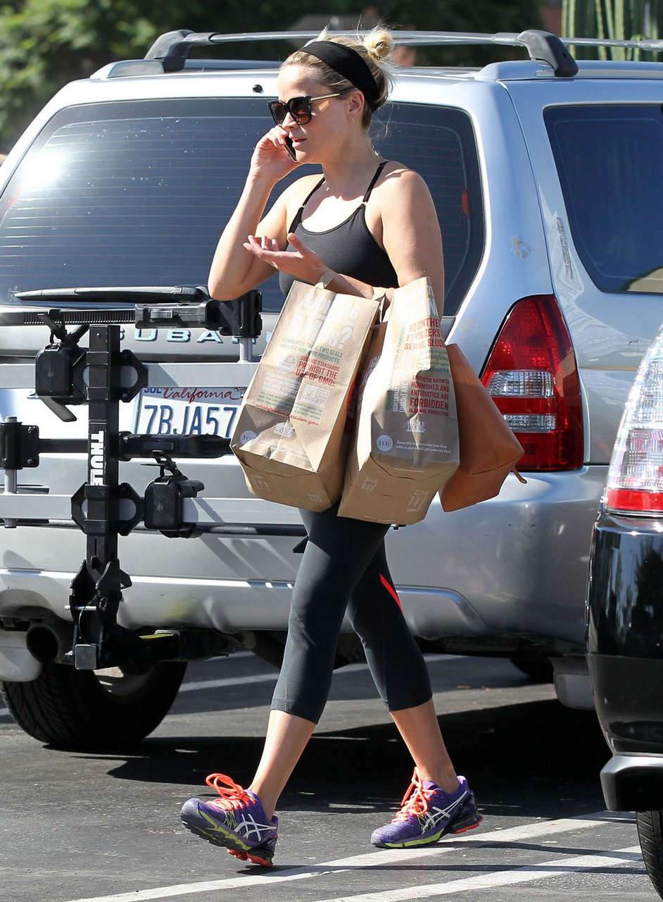 Reese Witherspoon Shopping Whole Foods Brentwood