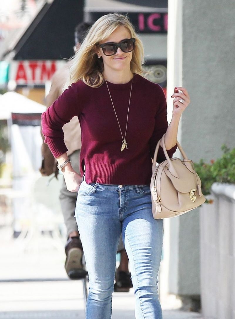 Reese Witherspoon Skinny Jeans Out About Santa Monica