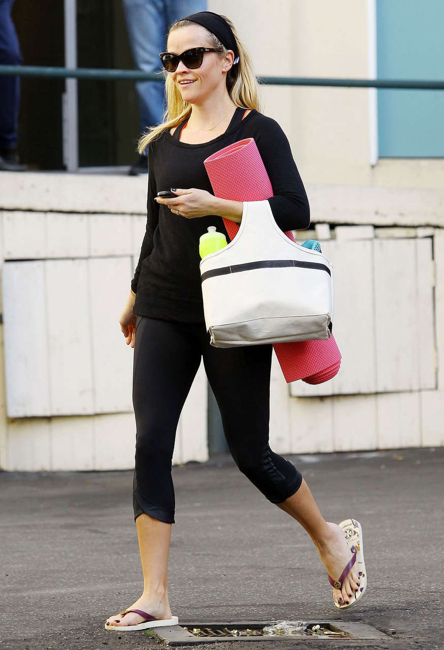 Reese Witherspoon Tights Heading Yoga Class Brentwood