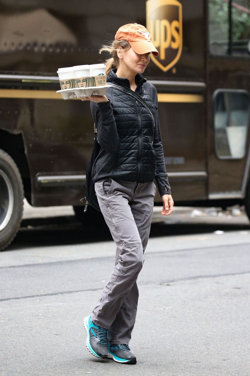 Renee Zellweger Out For Hot Coffees New York