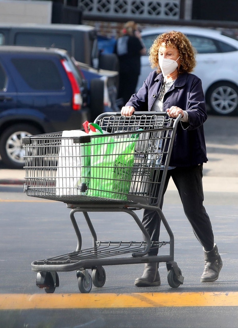 Rhea Perlman Shopping Gelsons Los Angeles