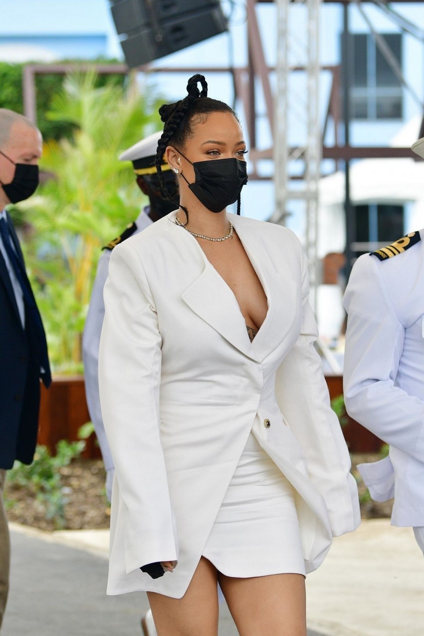Rihanna Accepts National Hero Insignia Barbados Republican Celebrations Bridgetown