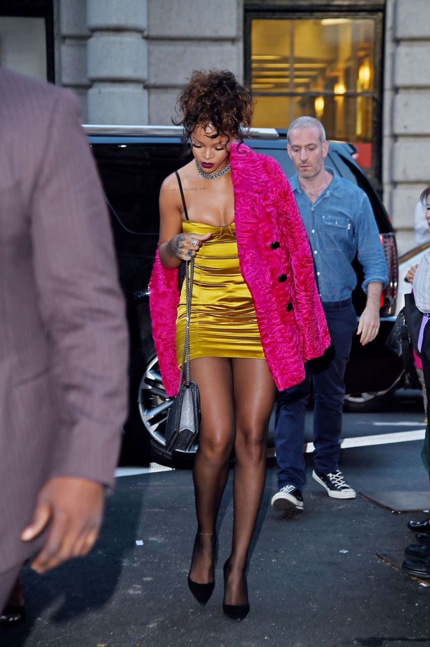Rihanna Arrives Nobu Restaurant Tribeca
