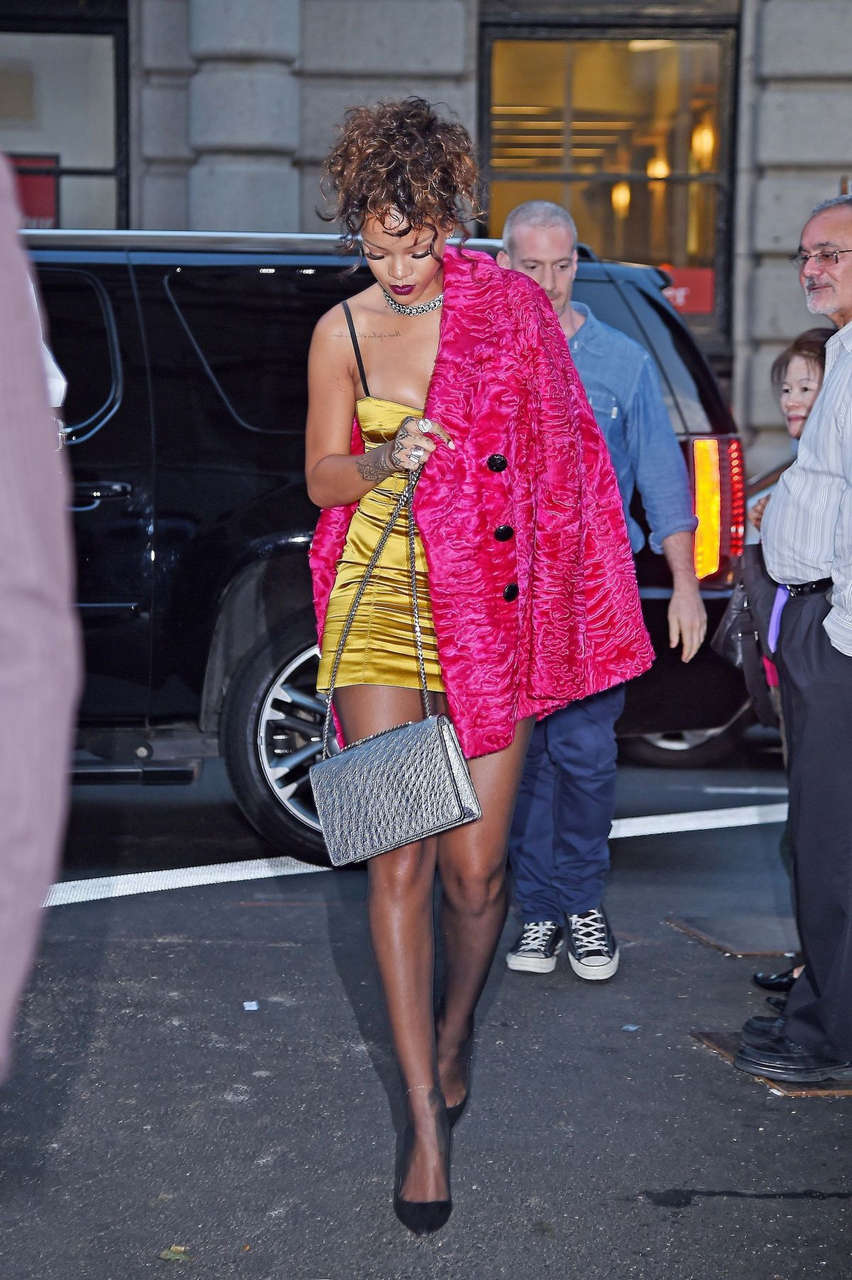 Rihanna Arrives Nobu Restaurant Tribeca