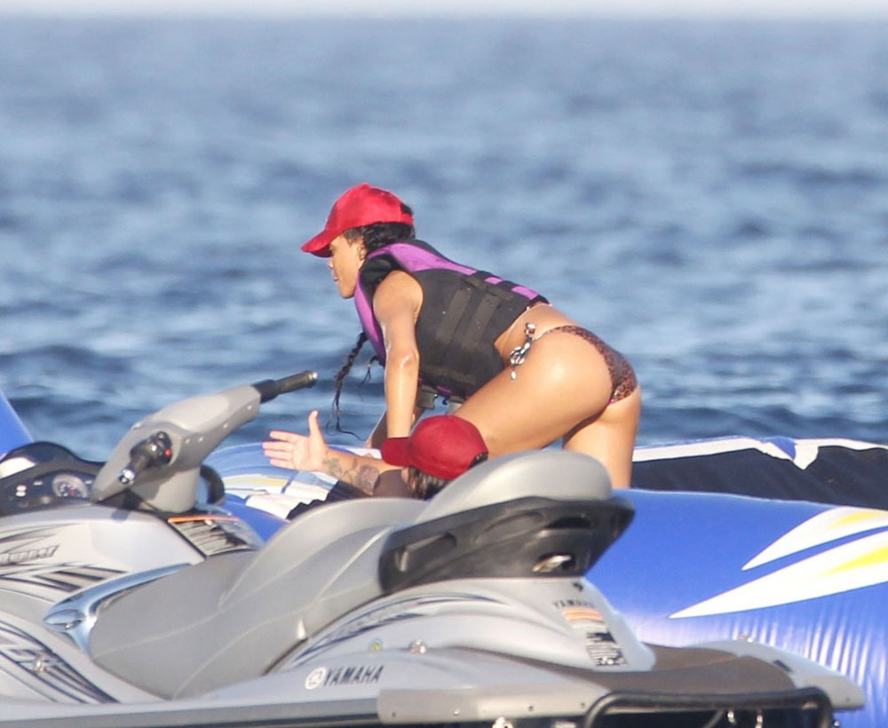 Rihanna Bikini Yacht St Tropez