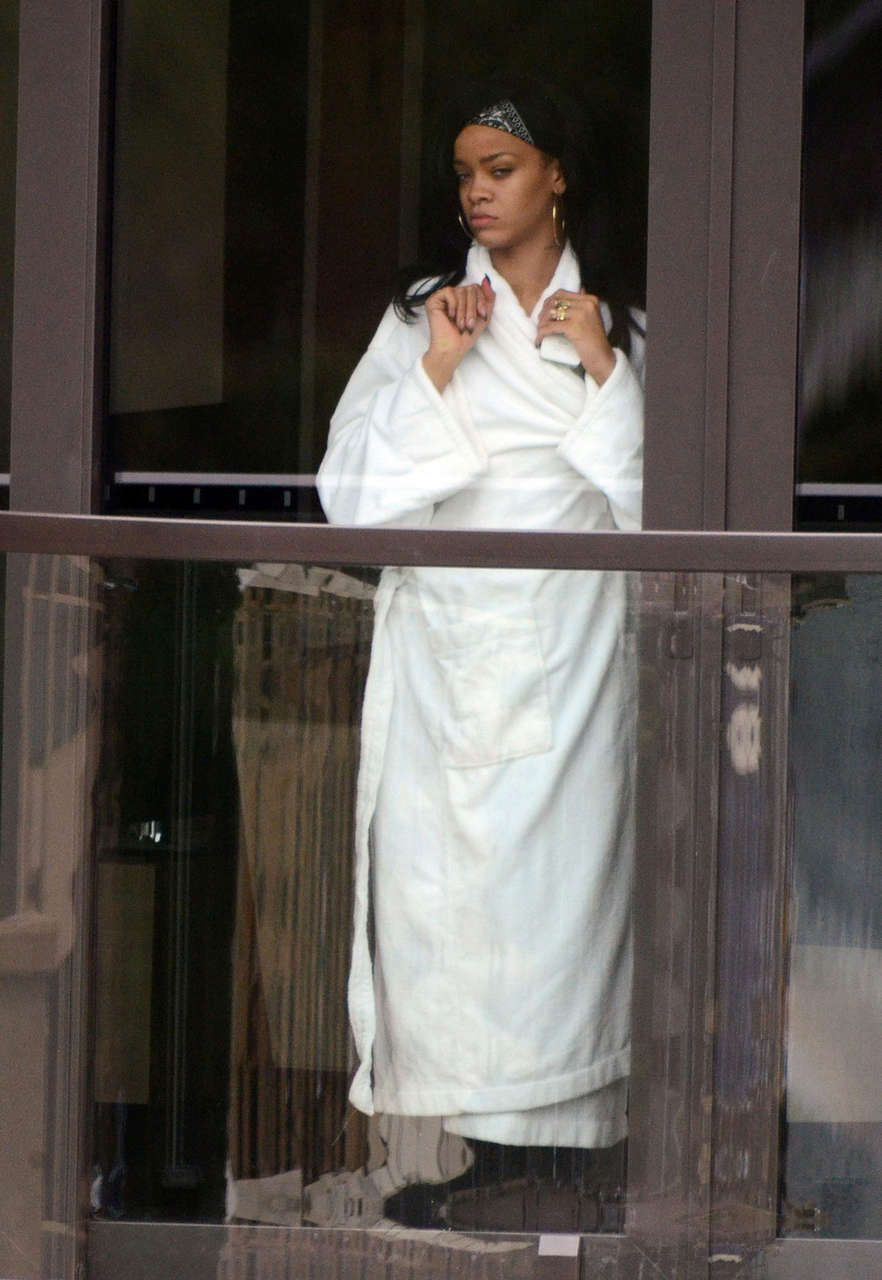 Rihanna Chilling Her Hotel Room Sydney