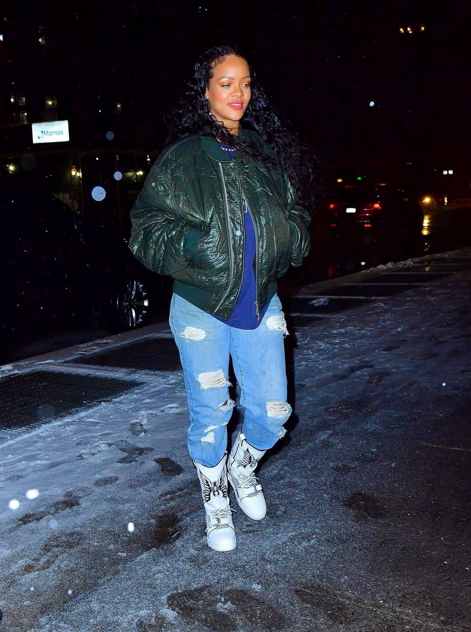 Rihanna Heading To Studio New York