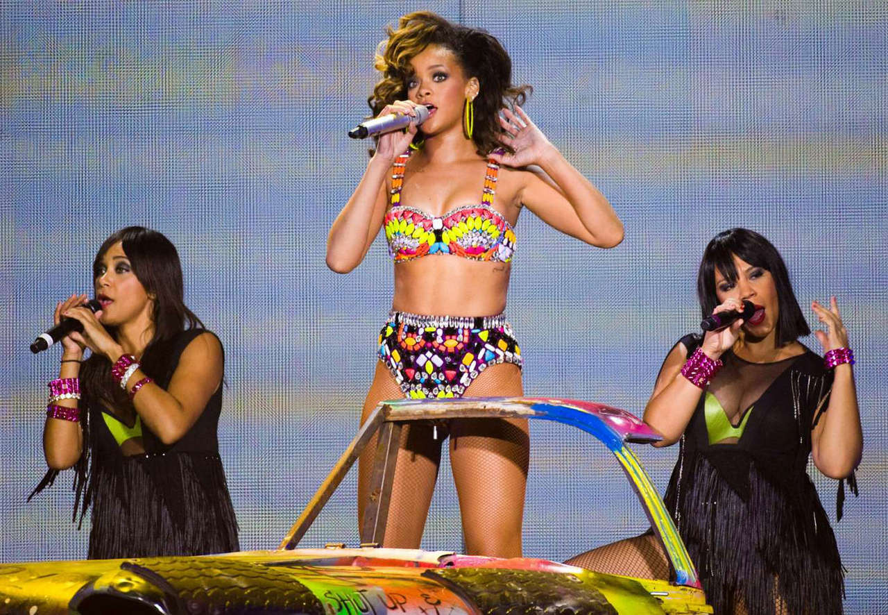 Rihanna O2 Arena London