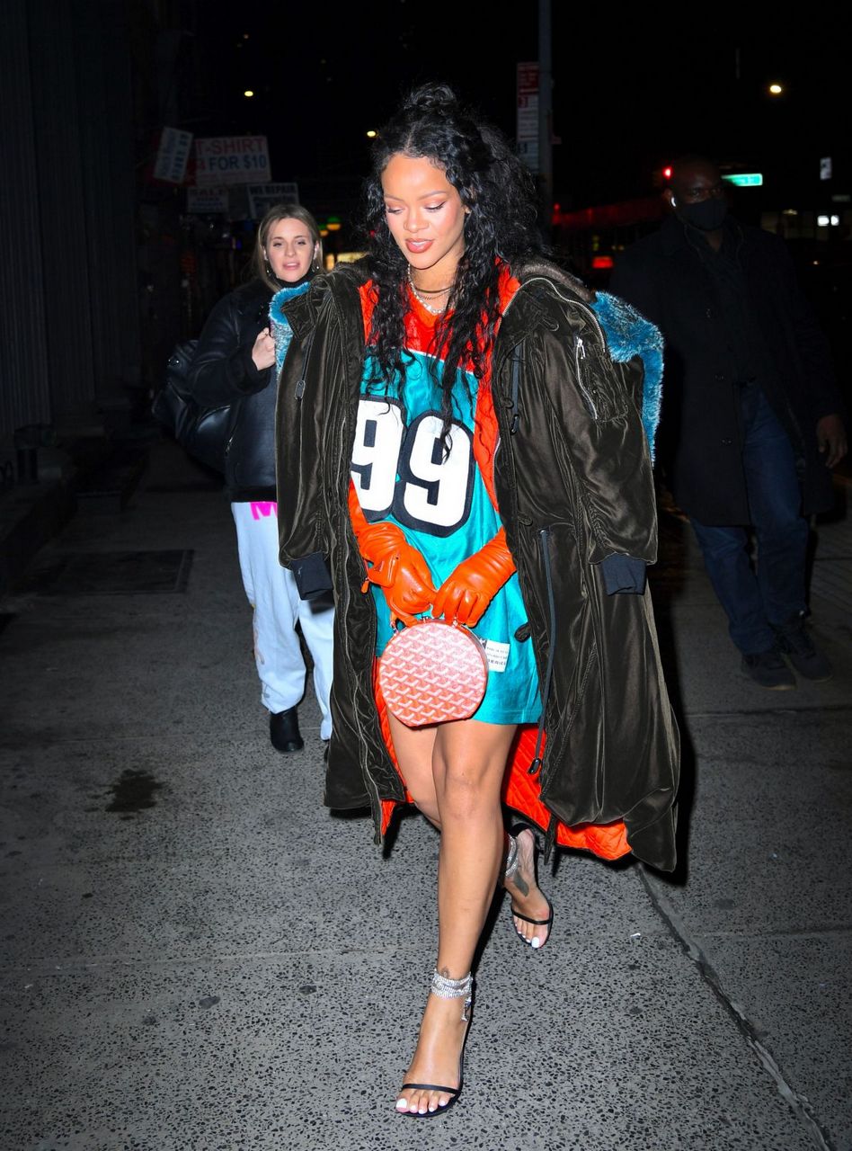 Rihanna Out For Dinner New York