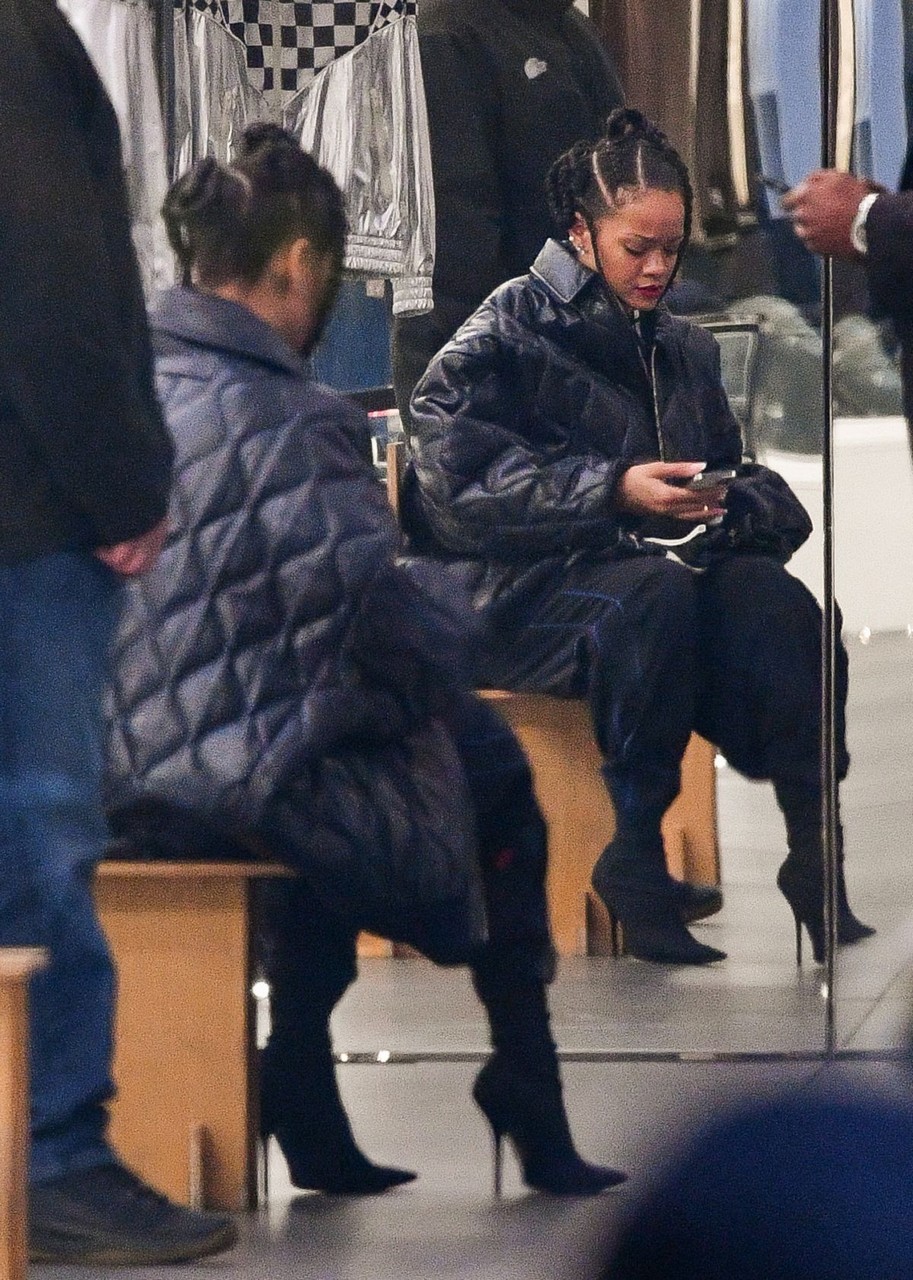 Rihanna Out Shopping New York