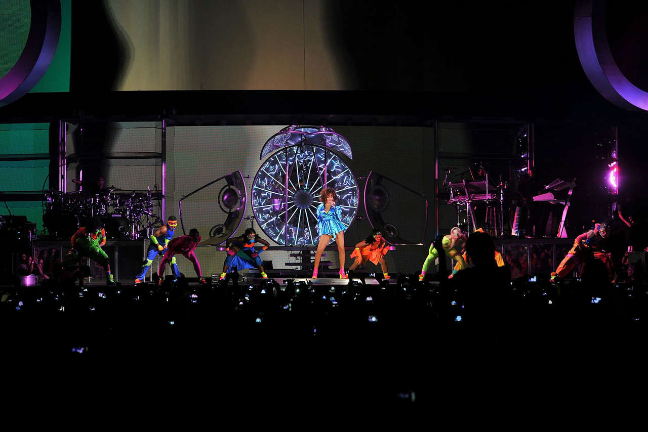 Rihanna Performs Hallenstadion Zurich Switzerland