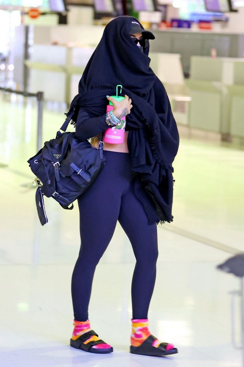 Rita Ora Sydney Airport