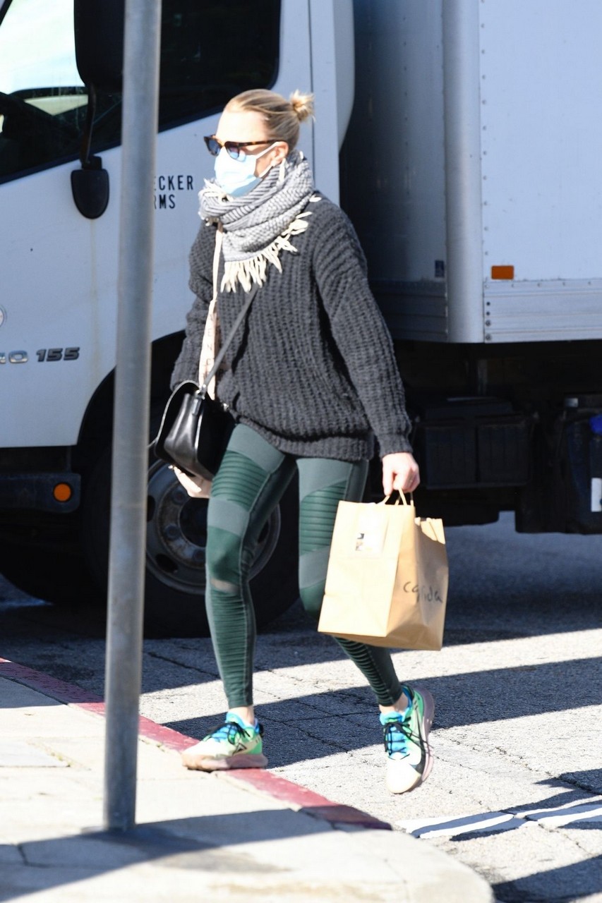 Robin Wright Out Picks Up Breakfast Brentwood