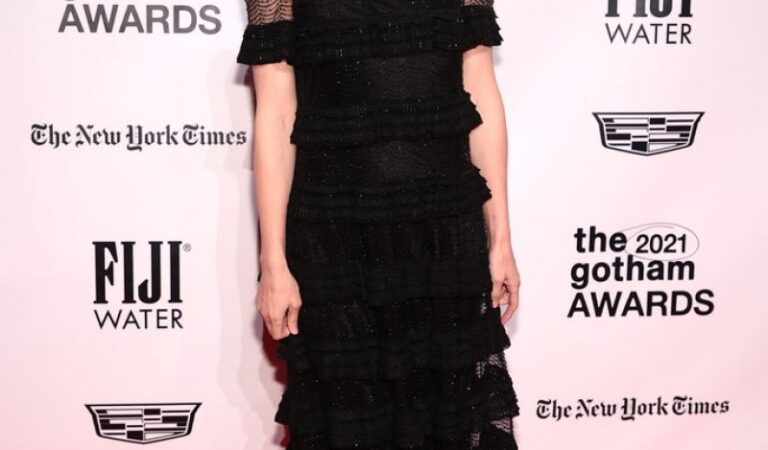 Rooney Mara 2021 Gotham Awards New York (3 photos)
