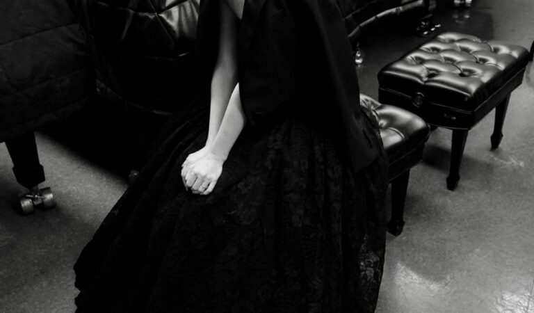 Rooney Mara Nightmare Alley Premiere Portraits December (4 photos)