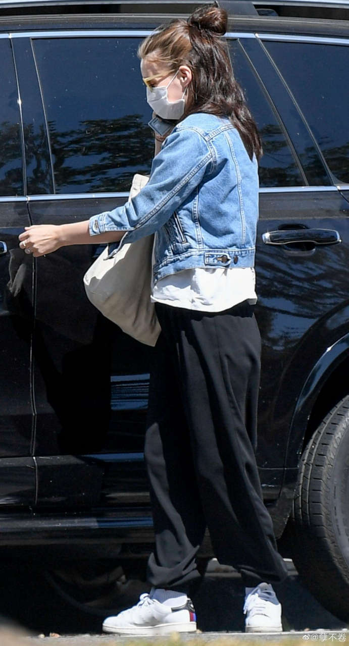 Rooney Mara Out About Los Angeles