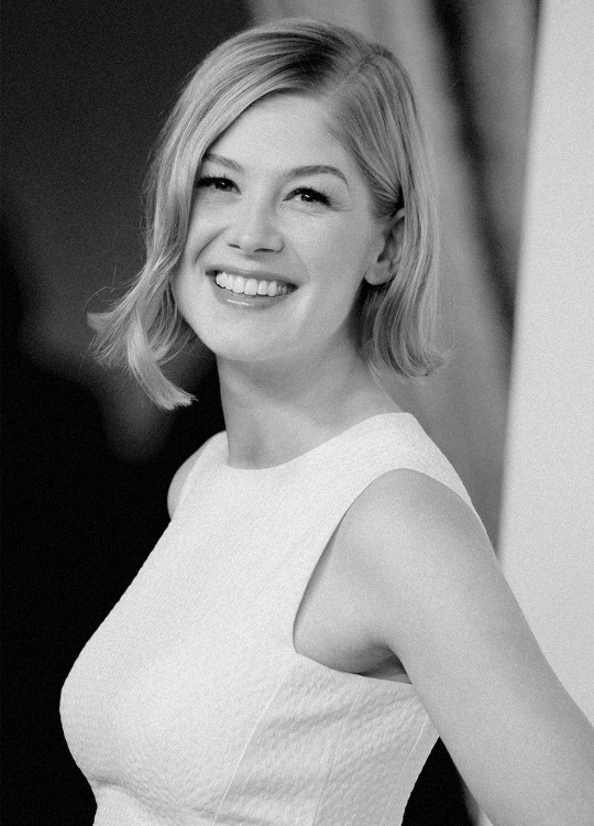 Rosamund Pike Attends The 87th Annual Academy
