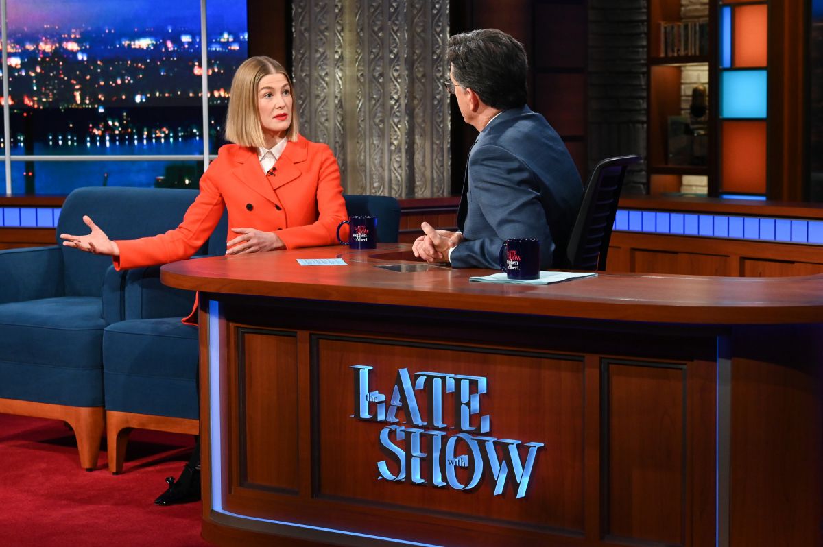 Rosamund Pike Late Show With Stephen Colbert New York