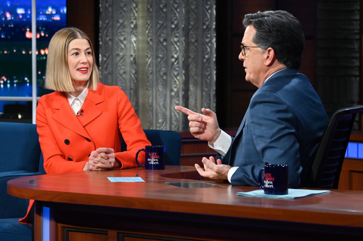 Rosamund Pike Late Show With Stephen Colbert New York