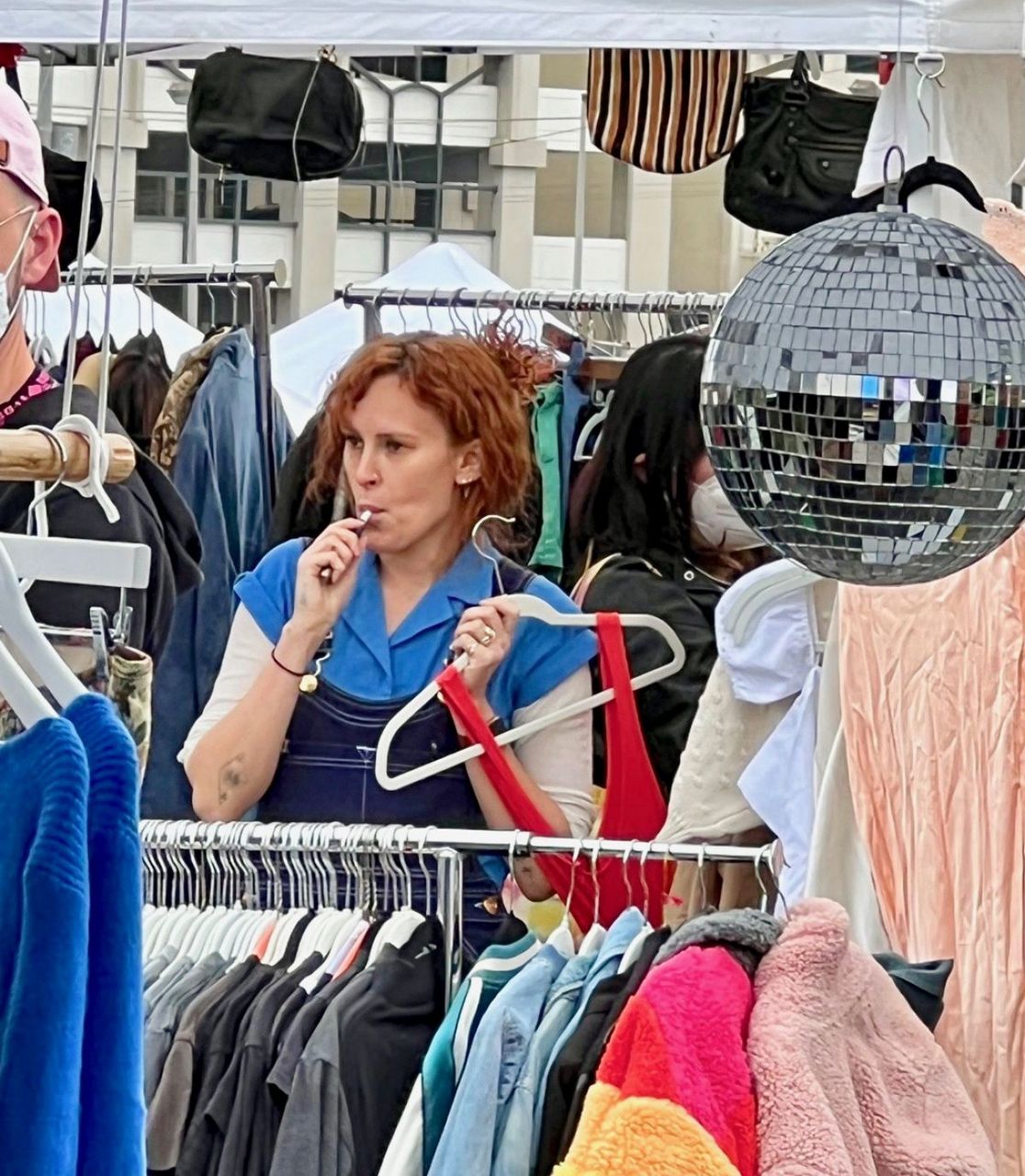 Rumer And Scout Willis Sell Their Clothes Local Flea Market Silver Lake