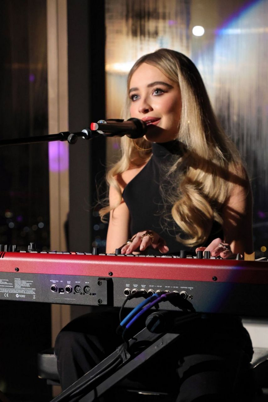 Sabrina Carpenters Performs Concert Samsung Galaxy Creator Collective New York