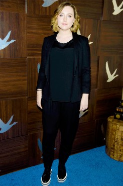 Saoirse Ronan Grey Goose Blue Door Hosts (4 photos)